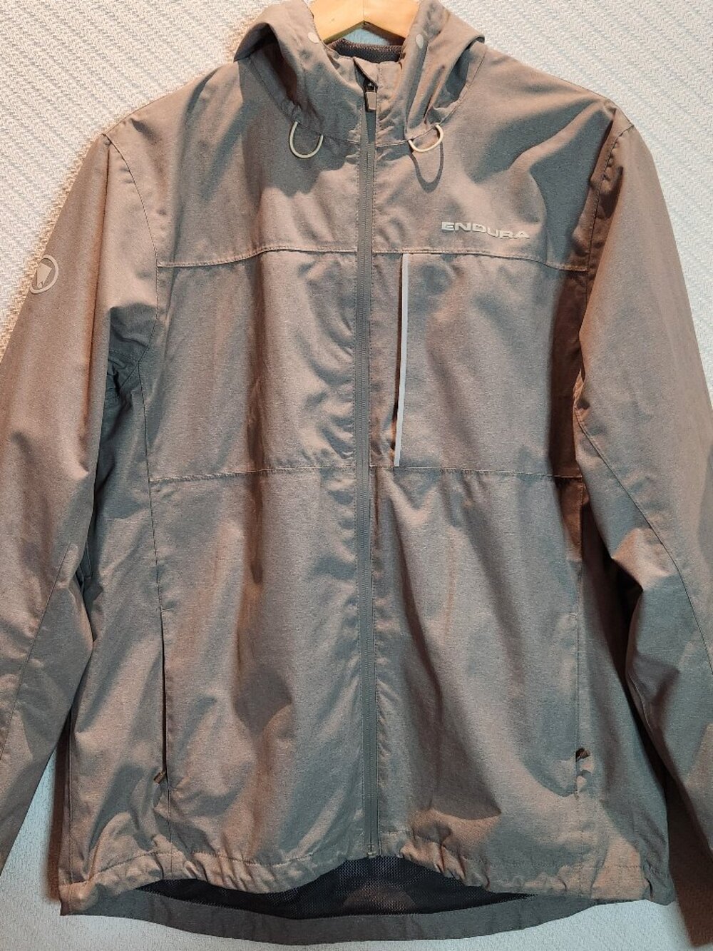 Endura Women's Hummvee Waterproof Jacket Sz XL Gray Pockets Hood Reflective Trim